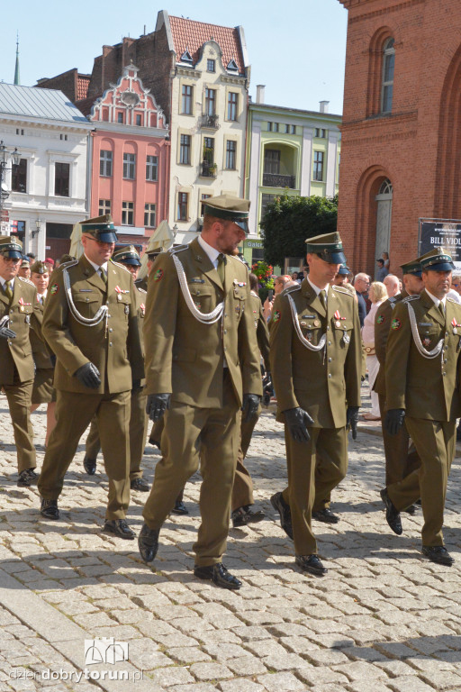 Patriotyczny przemarsz w Toruniu