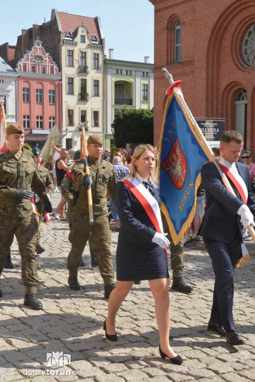 Patriotyczny przemarsz w Toruniu