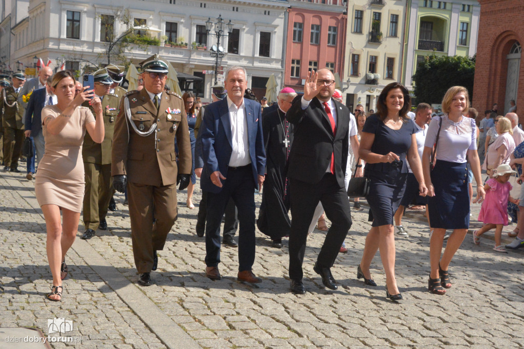 Patriotyczny przemarsz w Toruniu