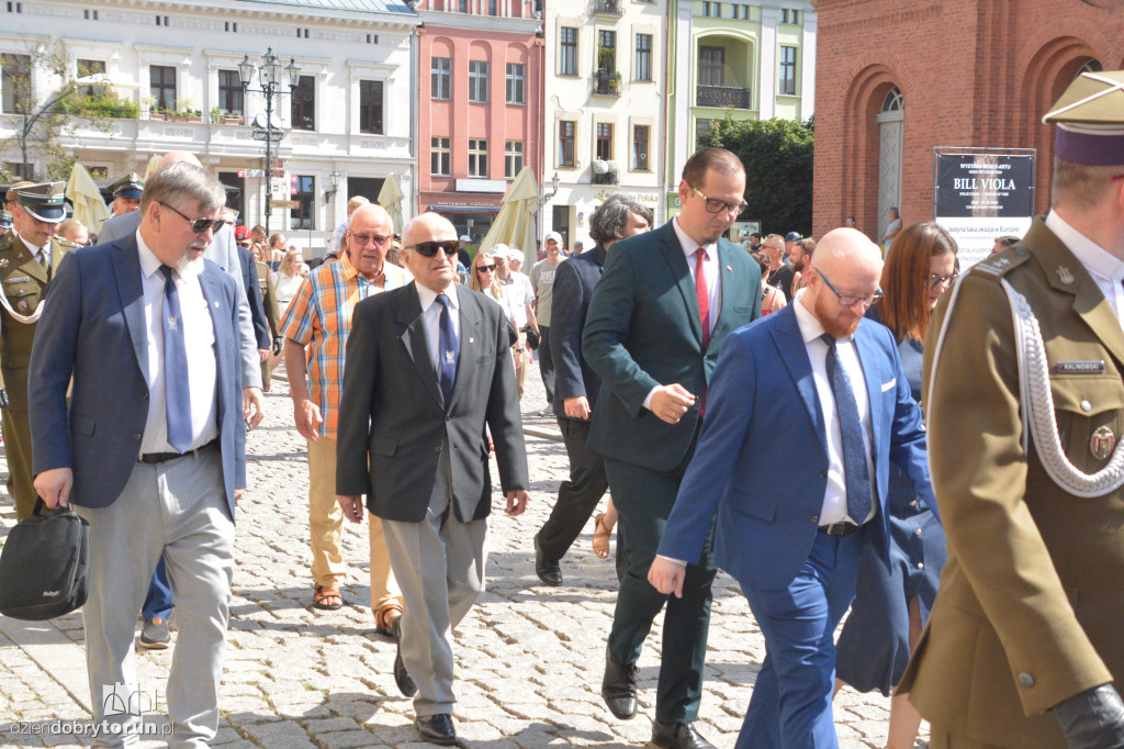 Patriotyczny przemarsz w Toruniu