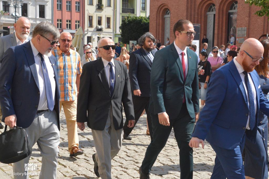 Patriotyczny przemarsz w Toruniu