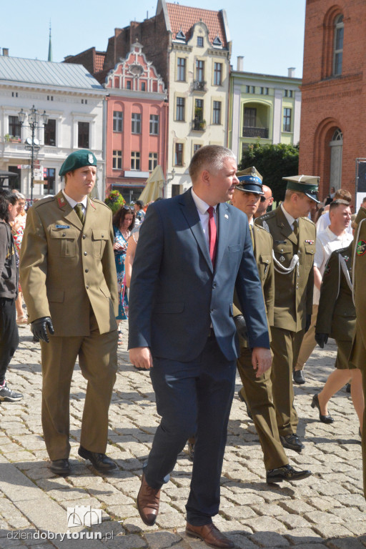 Patriotyczny przemarsz w Toruniu