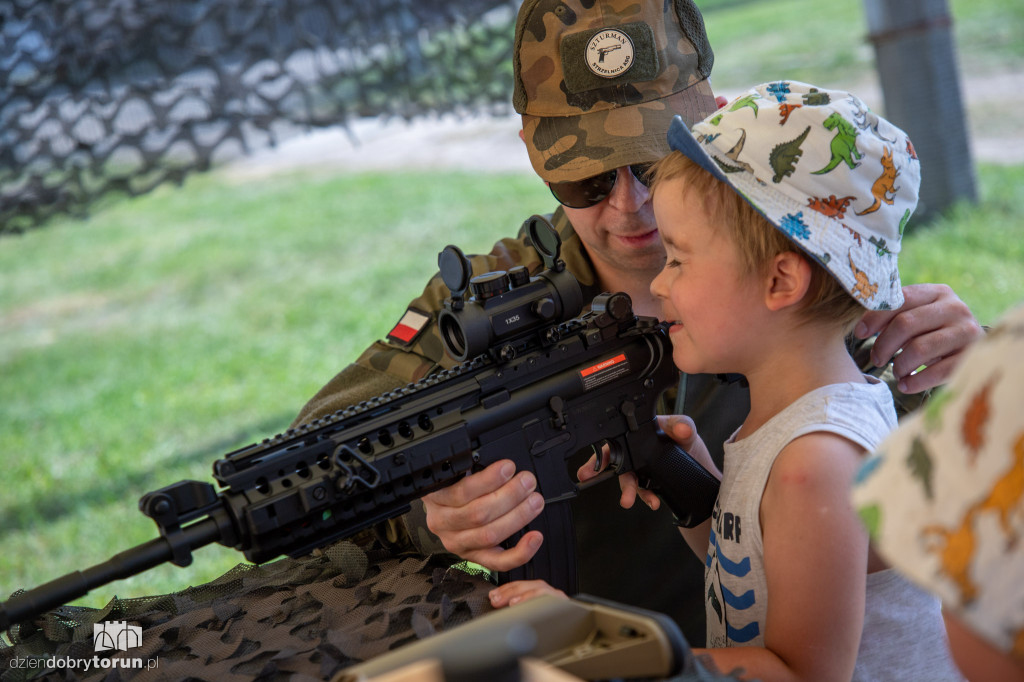Piknik militarny w muzeum