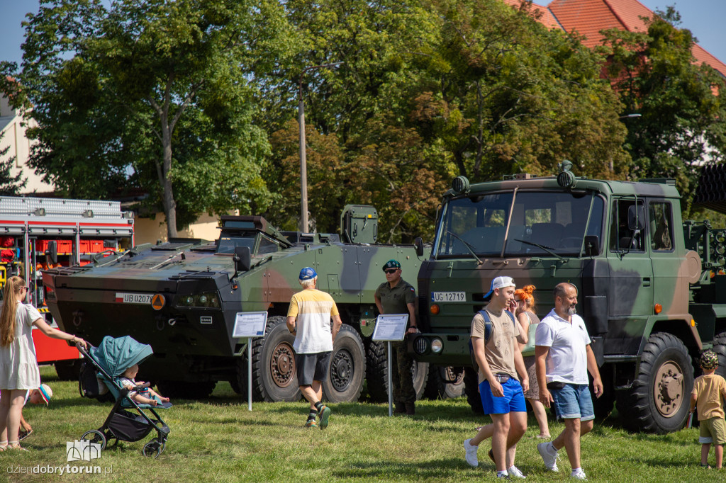 Piknik militarny w muzeum