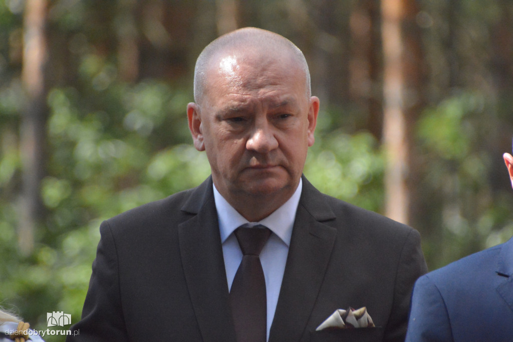 Uroczystości pod pomnikiem w Otłoczynie