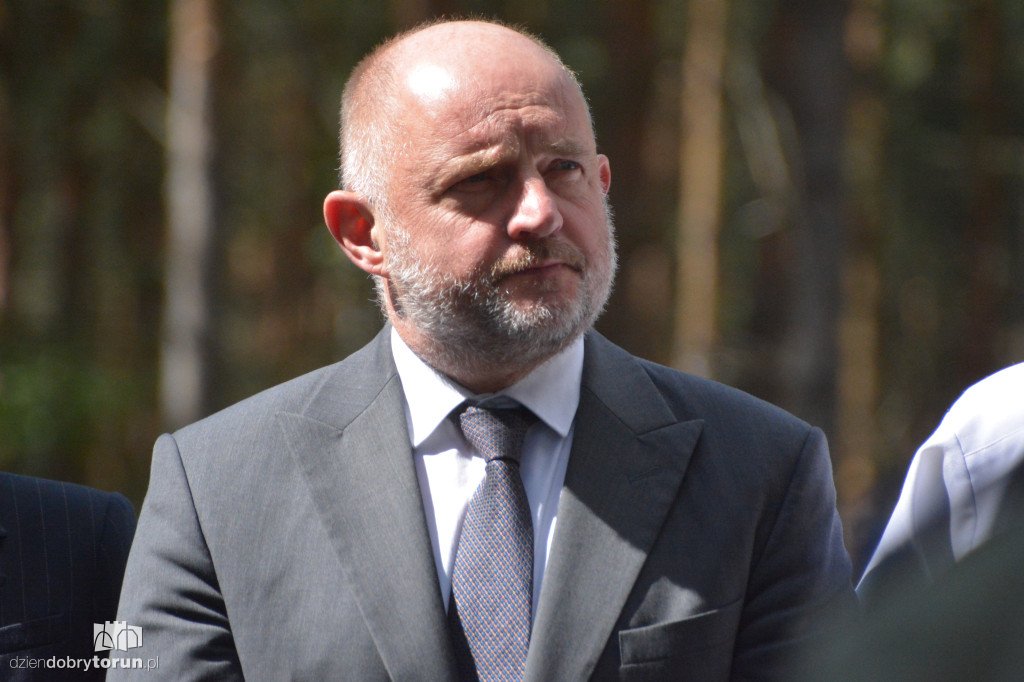 Uroczystości pod pomnikiem w Otłoczynie