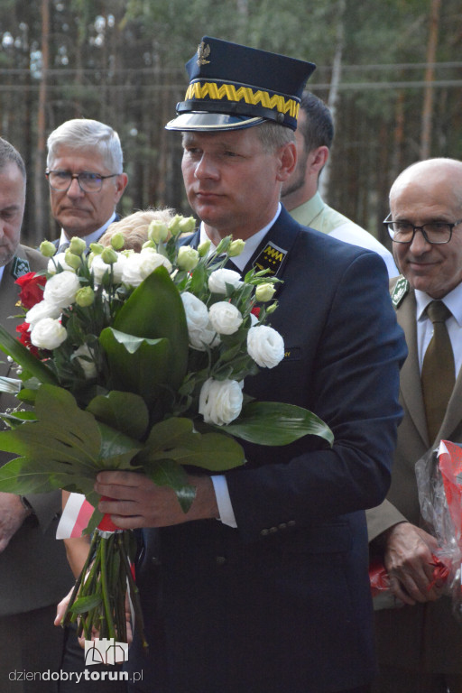 Uroczystości pod pomnikiem w Otłoczynie