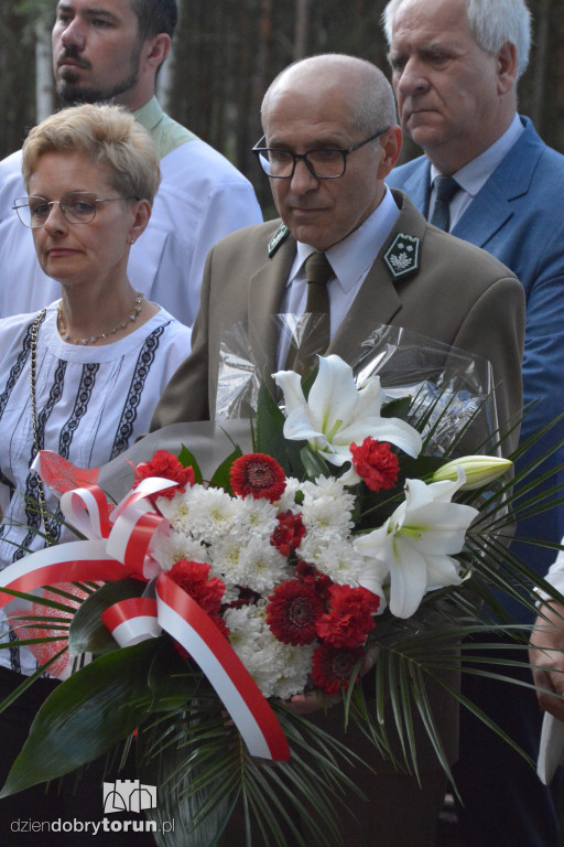 Uroczystości pod pomnikiem w Otłoczynie