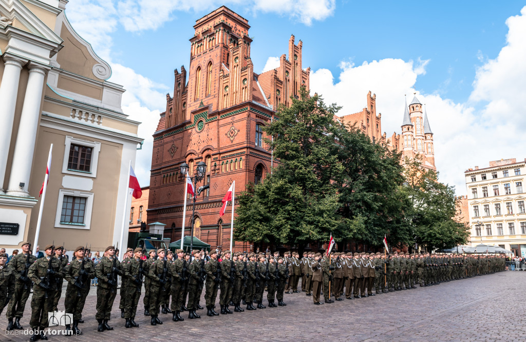 Przysięga Wojskowa na Rynku Staromiejskim