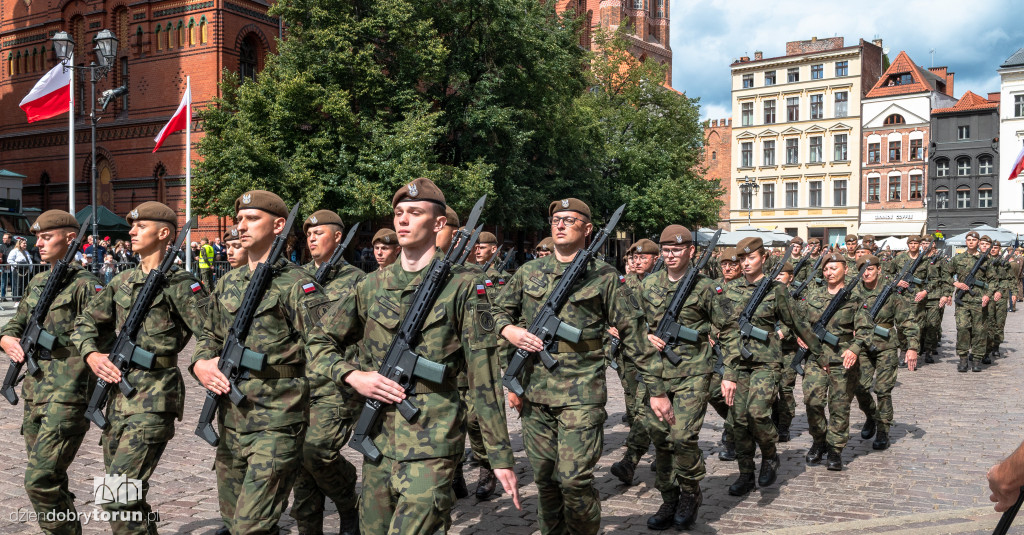 Przysięga Wojskowa na Rynku Staromiejskim