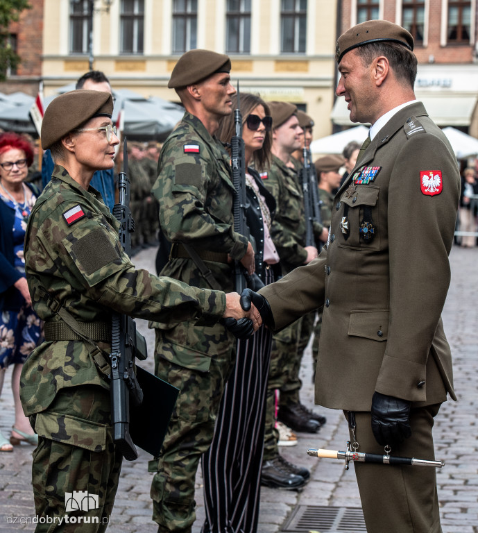Przysięga Wojskowa na Rynku Staromiejskim