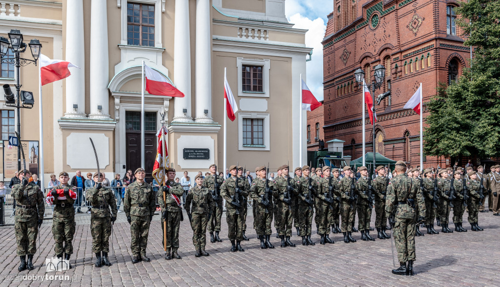Przysięga Wojskowa na Rynku Staromiejskim
