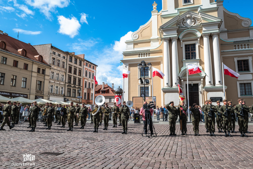 Przysięga Wojskowa na Rynku Staromiejskim