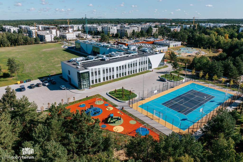 Nowa szkoła na Jarze już gotowa! Tak wygląda w środku