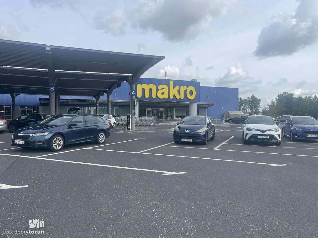 Makro w Toruniu