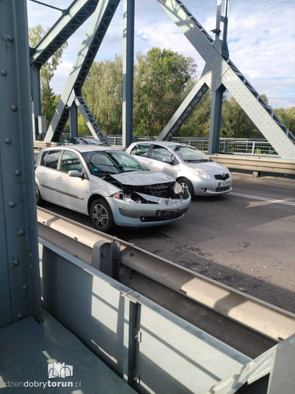 Kolizja na starym moście! Na miejscu policja