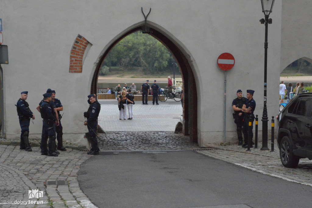 Pełno policji na Marszu Równości