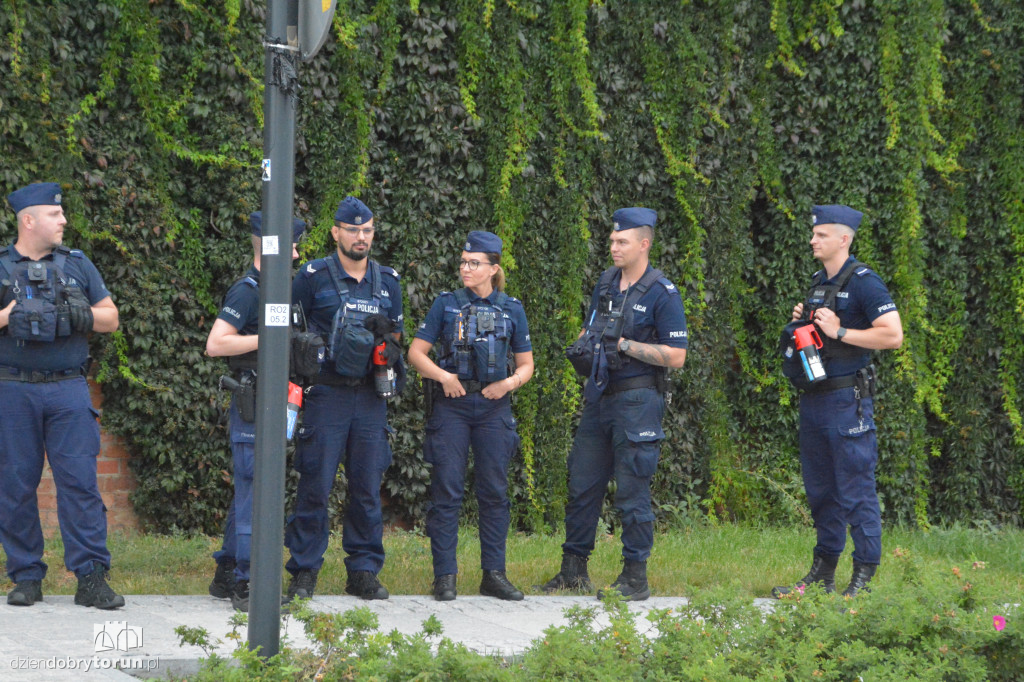 Pełno policji na Marszu Równości