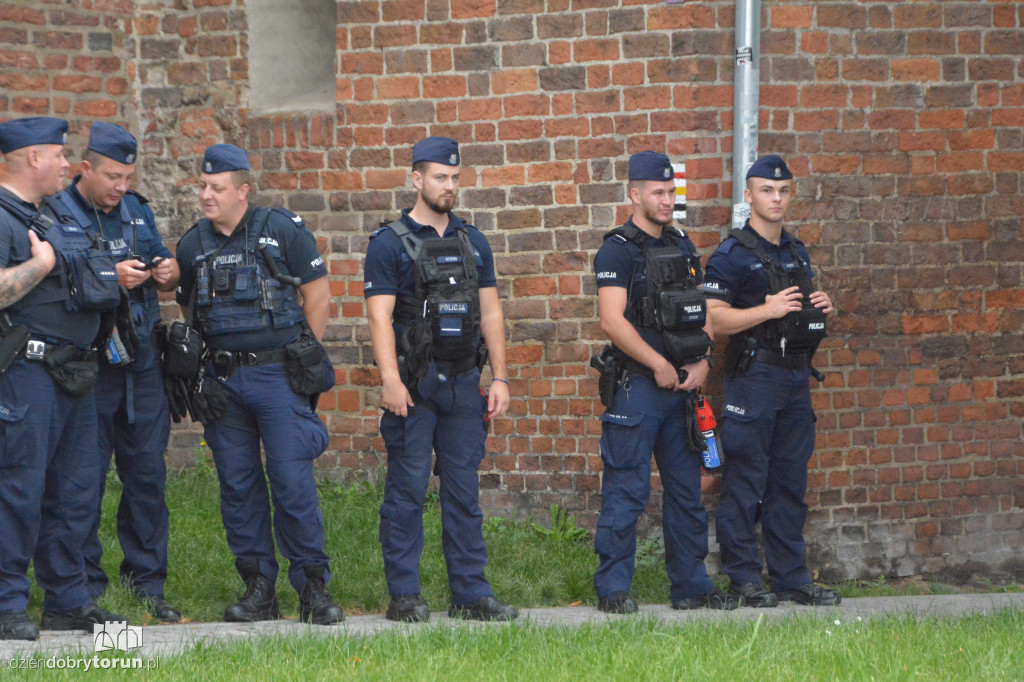 Pełno policji na Marszu Równości