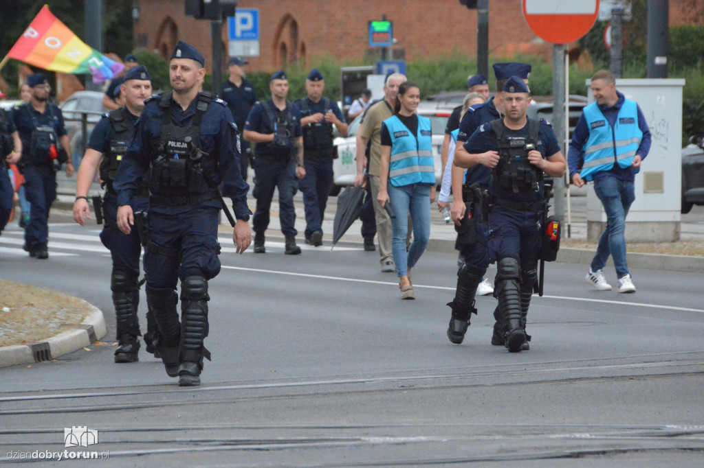 Pełno policji na Marszu Równości