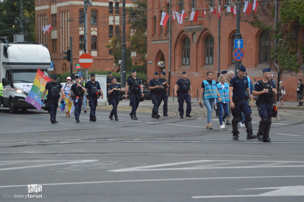 Pełno policji na Marszu Równości