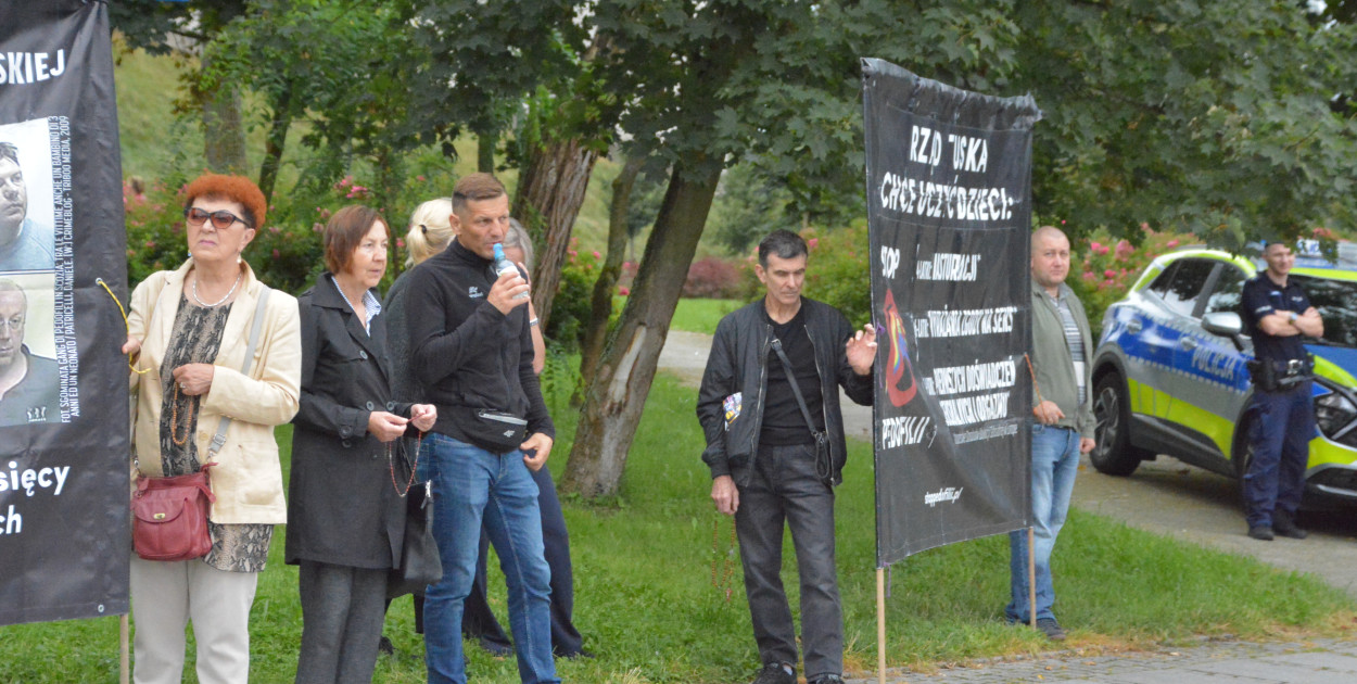 Różaniec Publiczny przeciwko Marszowi Równości
