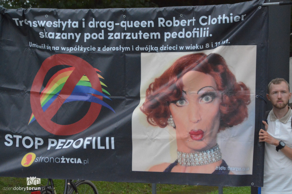 Różaniec Publiczny przeciwko Marszowi Równości