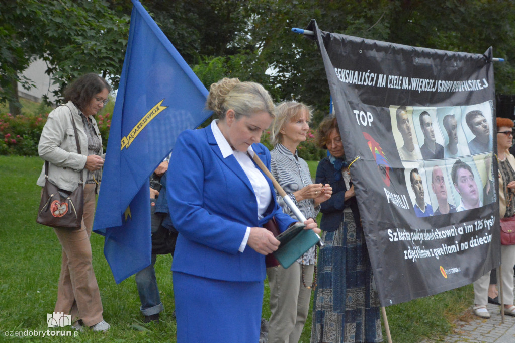 Różaniec Publiczny przeciwko Marszowi Równości