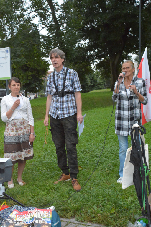 Różaniec Publiczny przeciwko Marszowi Równości