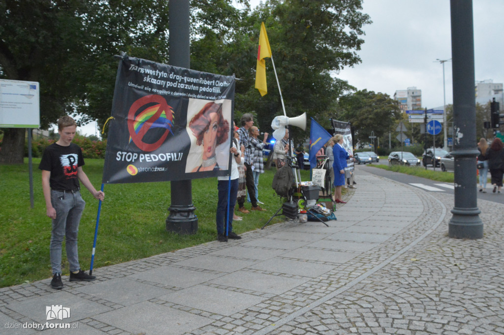 Różaniec Publiczny przeciwko Marszowi Równości