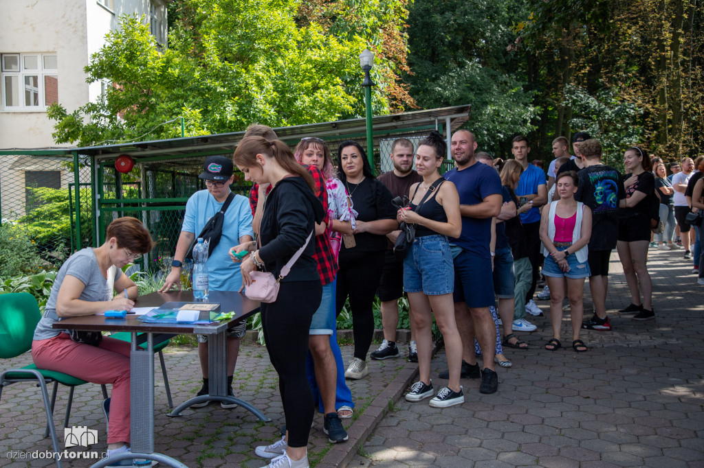 Wyprowadź psa ze schroniska