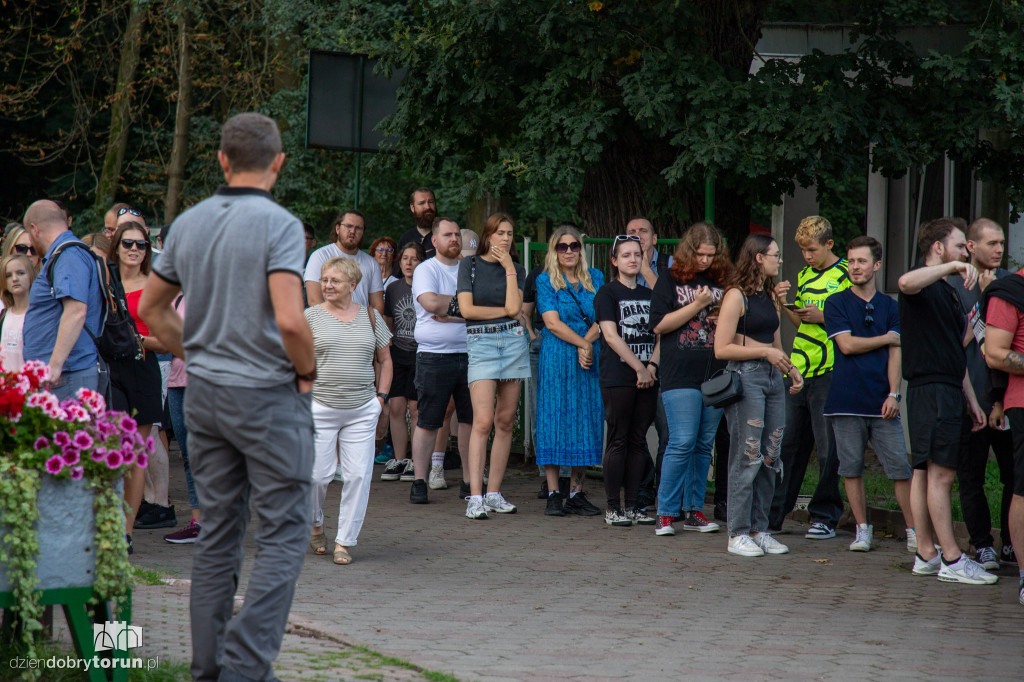 Wyprowadź psa ze schroniska