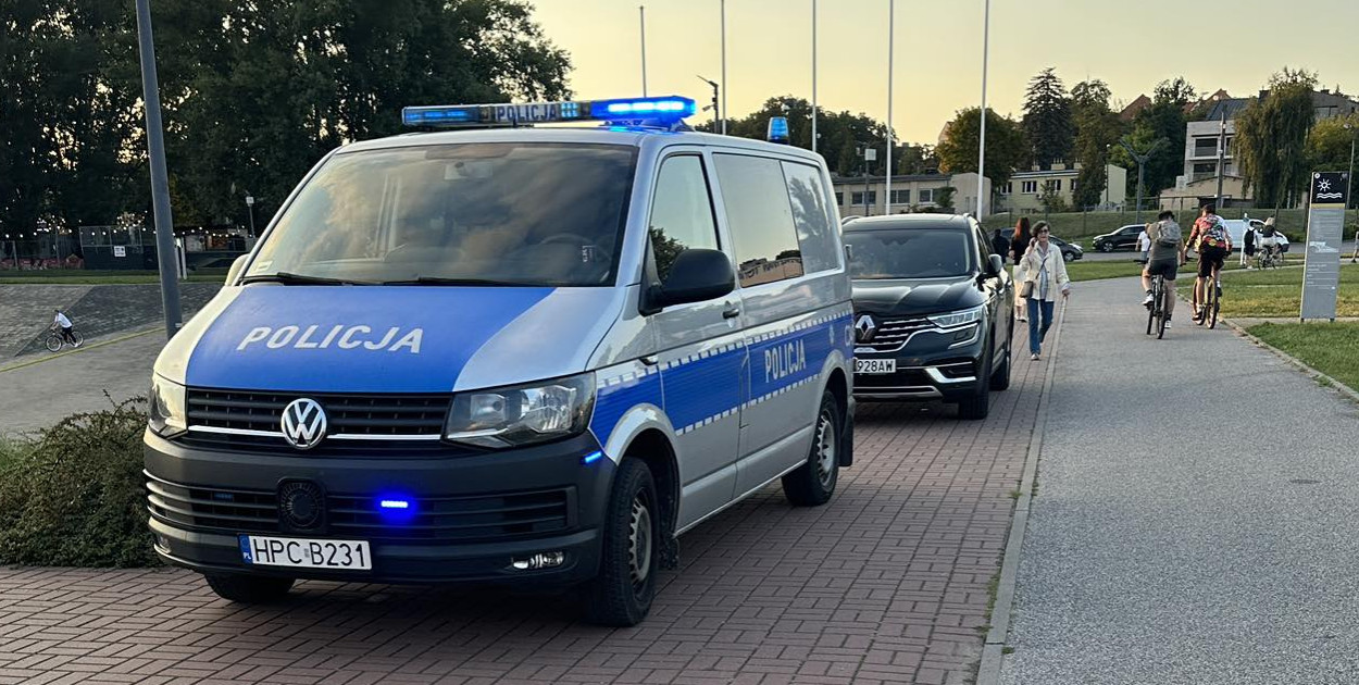 Płynął na materacu przez Wisłę