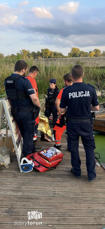 Płynął na materacu przez Wisłę