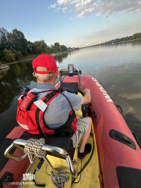 Płynął na materacu przez Wisłę