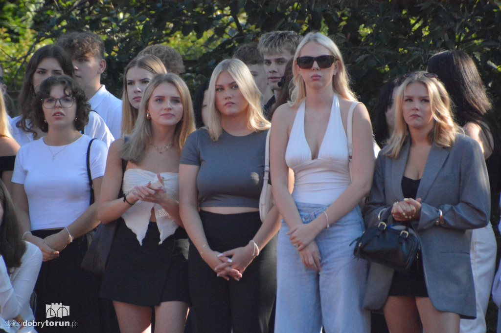 Uczniowie IX LO rozpoczęli kolejny rok!
