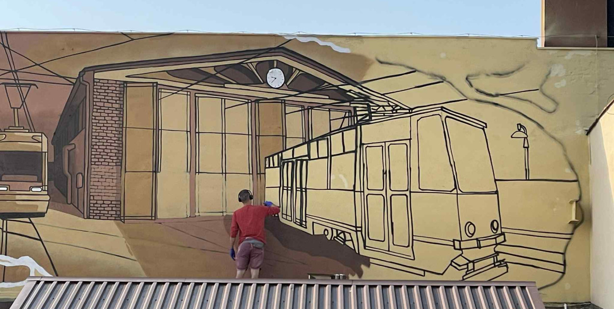 Nowy mural przy zajezdni