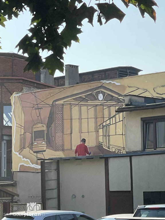 Nowy mural przy zajezdni
