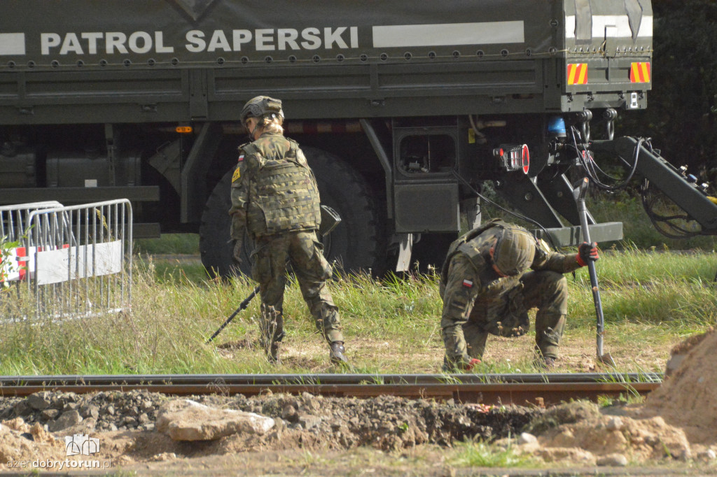 Saperzy na ul. Konstytucji 3 Maja w Toruniu