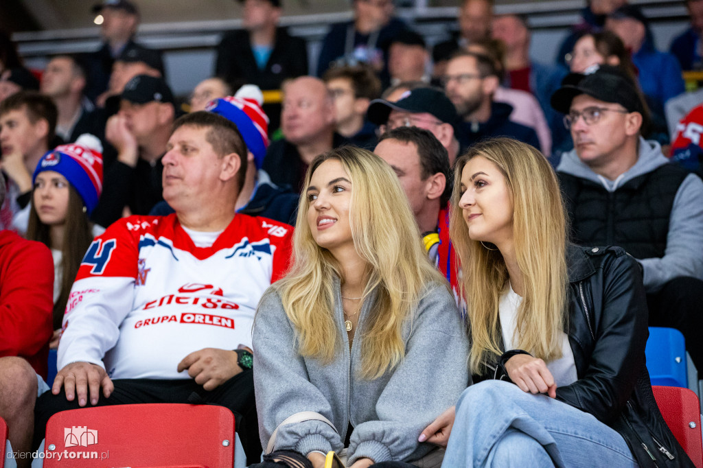 KH Energa Toruń 9 : 2 STS Sanok