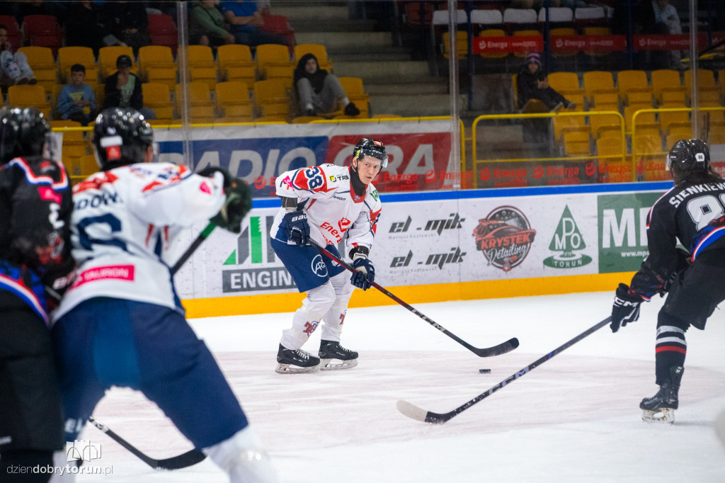 KH Energa Toruń 9 : 2 STS Sanok