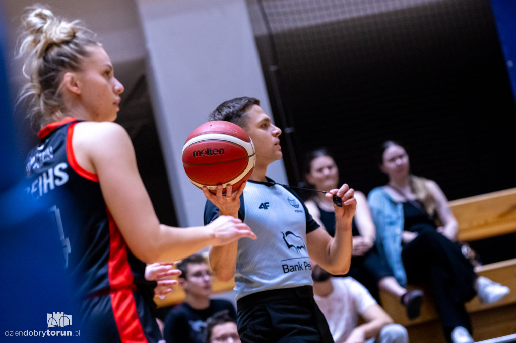 Energa Toruń 92 : 45 MKS Pruszków