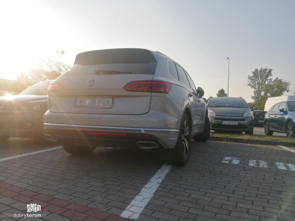 Tak kibice parkują przy Motoarenie