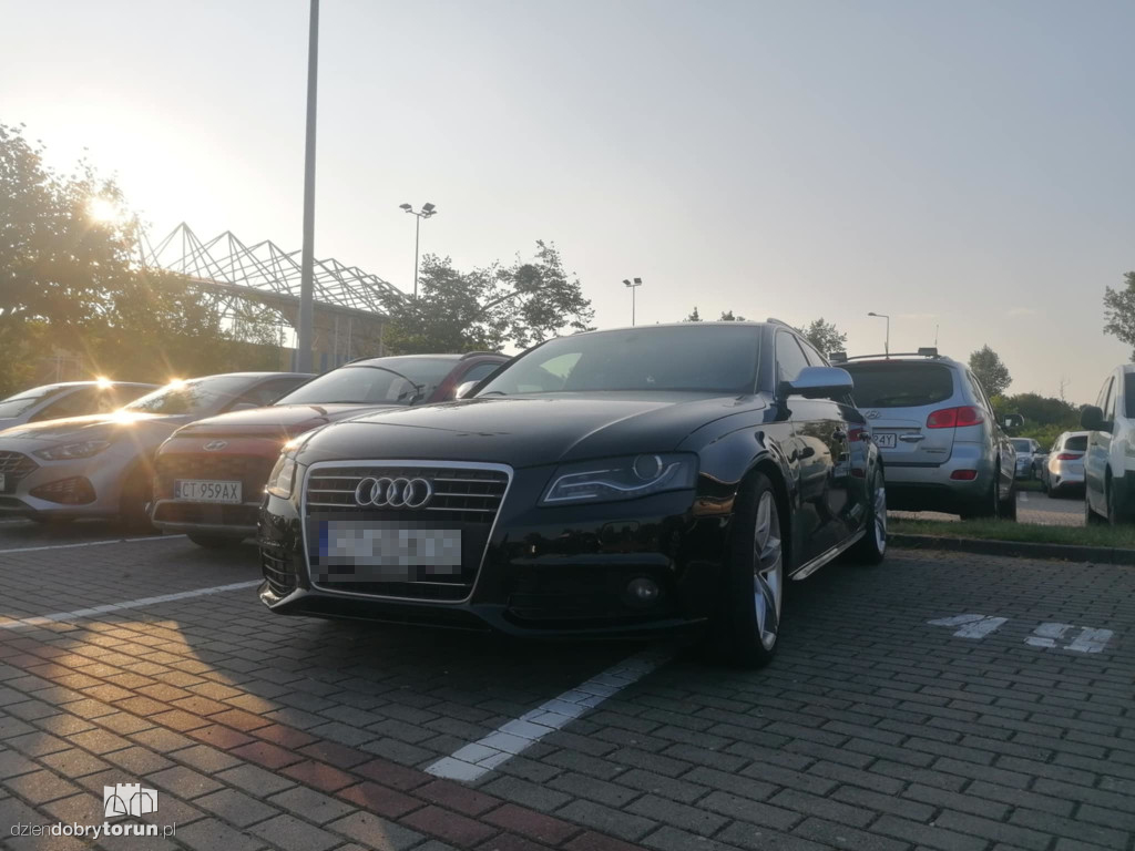 Tak kibice parkują przy Motoarenie