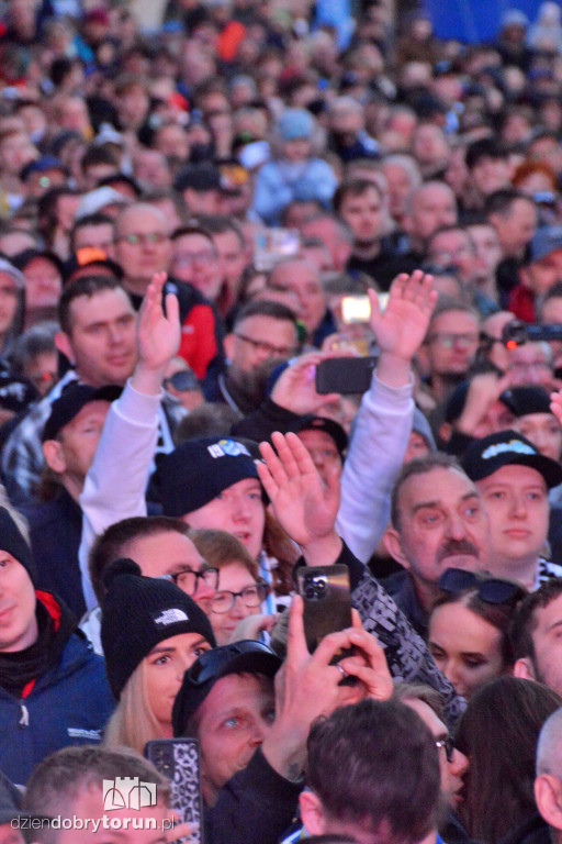 Tłumy kibiców na Rynku Staromiejskim