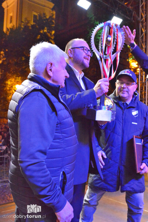 Feta na toruńskiej starówce z żużlowcami Apatora