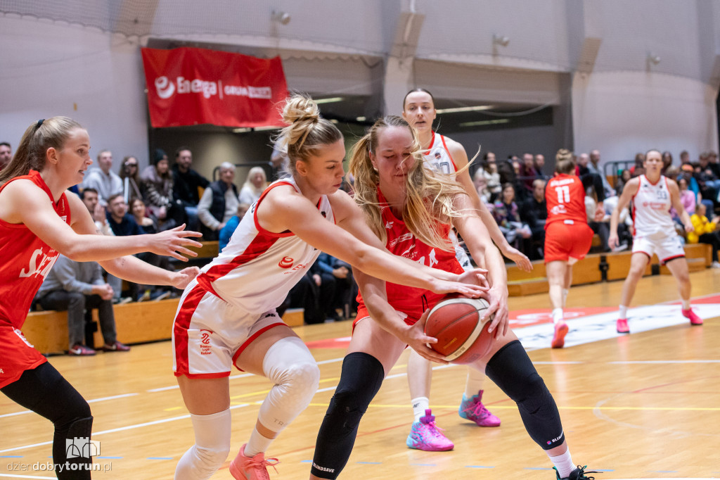 Energa Toruń 60 : 66 1KS Ślęza Wrocław