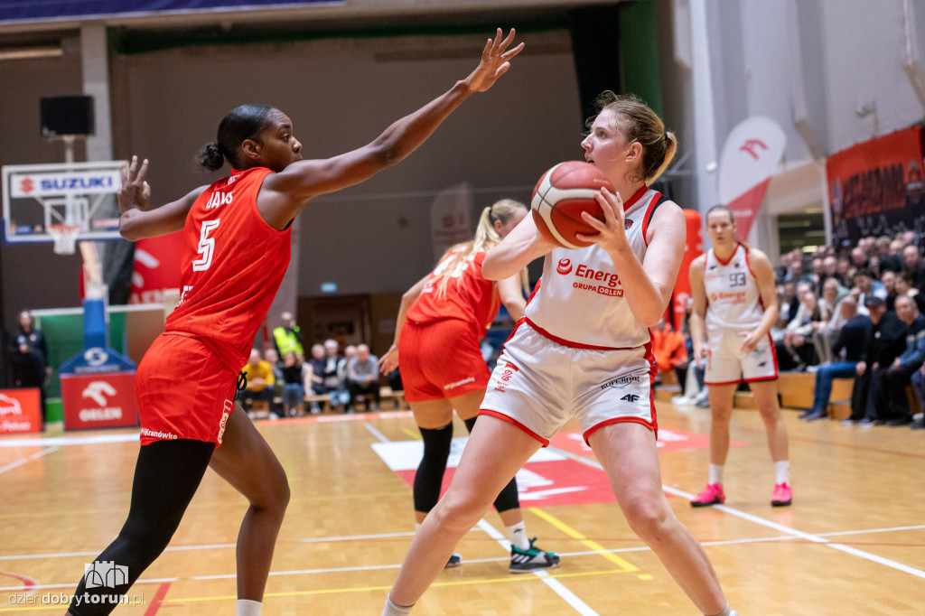 Energa Toruń 60 : 66 1KS Ślęza Wrocław