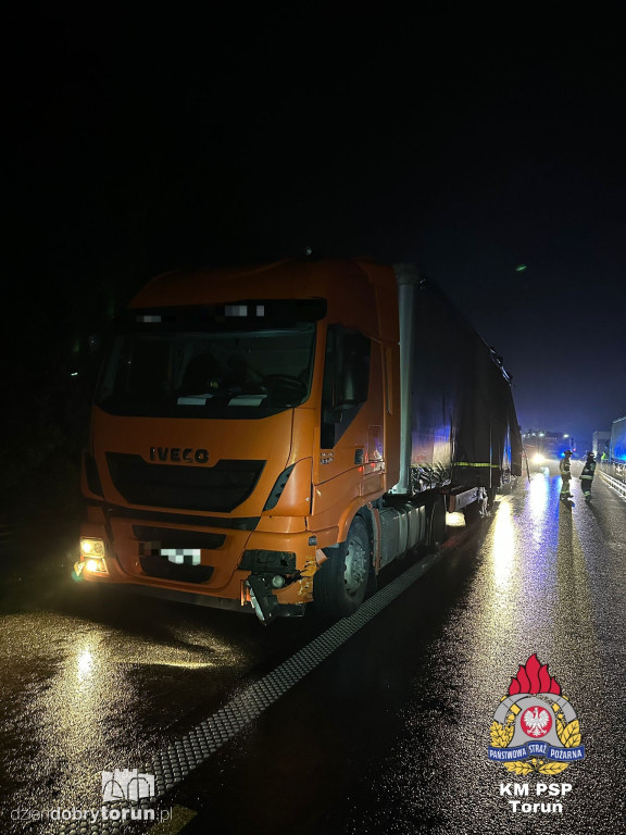 Znicze na trasie po wypadku