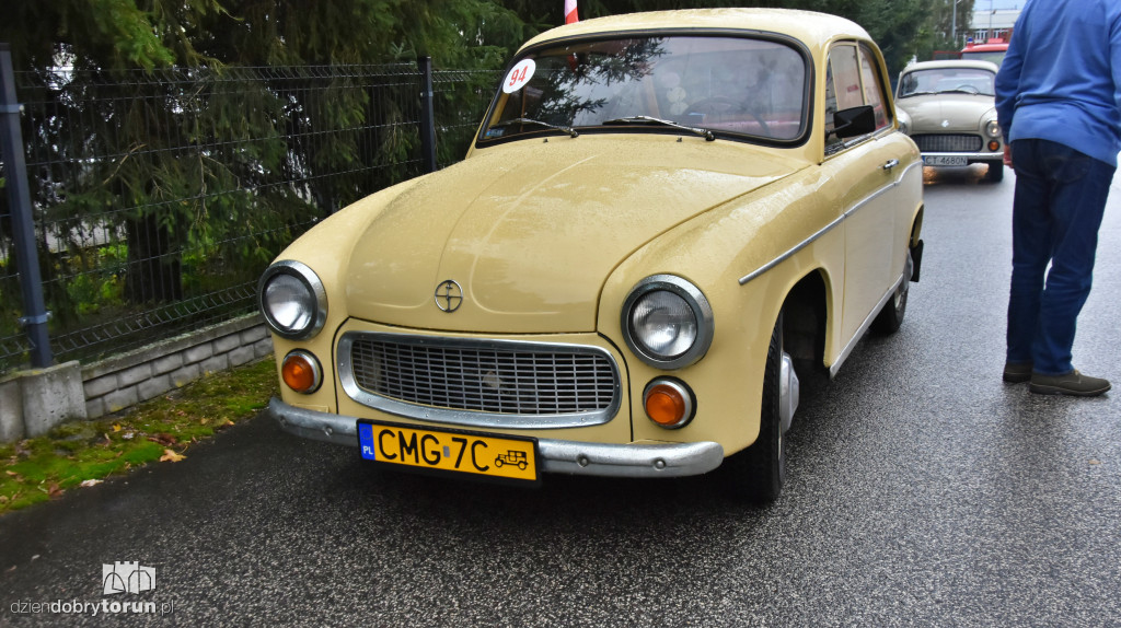 Parada zabytkowych samochodów na 70-lecie Samochodówki